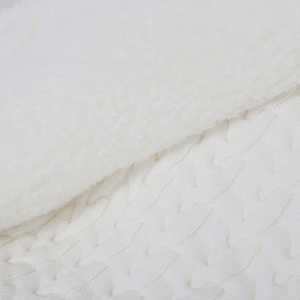 CEBA Deka pletená s kožušinkou v darčekovom balení 90x90 zimný vrkoč biely